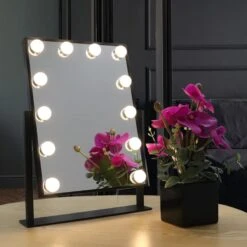 Lumio Lights Hollywood Peili 12 Lamppua Musta -Kärkkäinen 6438014320922 5